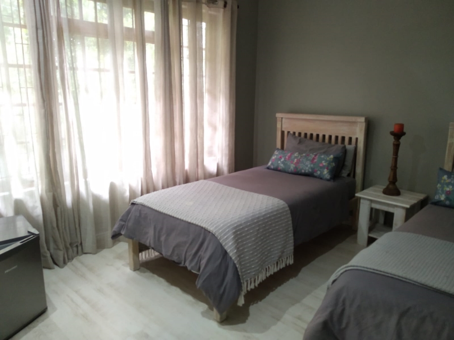 To Let 7 Bedroom Property for Rent in Dana Bay Western Cape